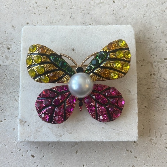 Gold tone  red and yellow faux pearl  butterfly 🦋 brooch - Picture 1 of 3